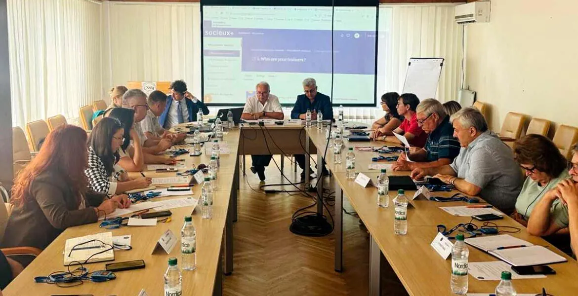 Seminar on EU institutions, legislative process and the role of social partners in Moldova, held by the National Confederation of Trade Unions of Moldova (CNSM) and the EU Facility SOCIEUX+. Vocea Poporului / sindicate.md.